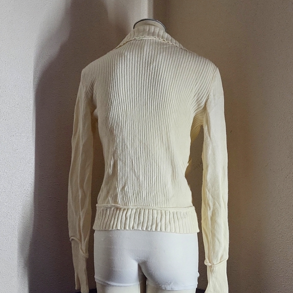 White sweater 🥼 - Picture 3 of 8